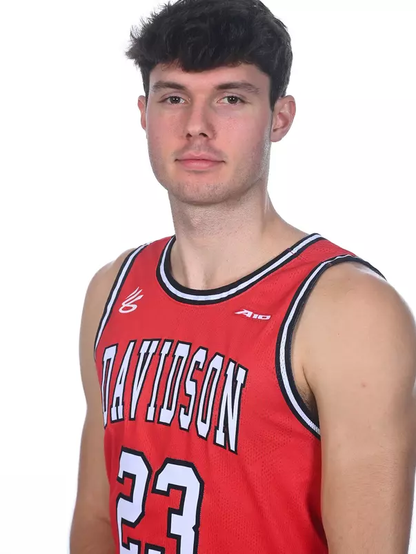 Teams pose for media day photos at  Belk Arena on Friday, October 13, 2023 in Davidson, North Carolina.  Tim Cowie/DavidsonPhotos.com
