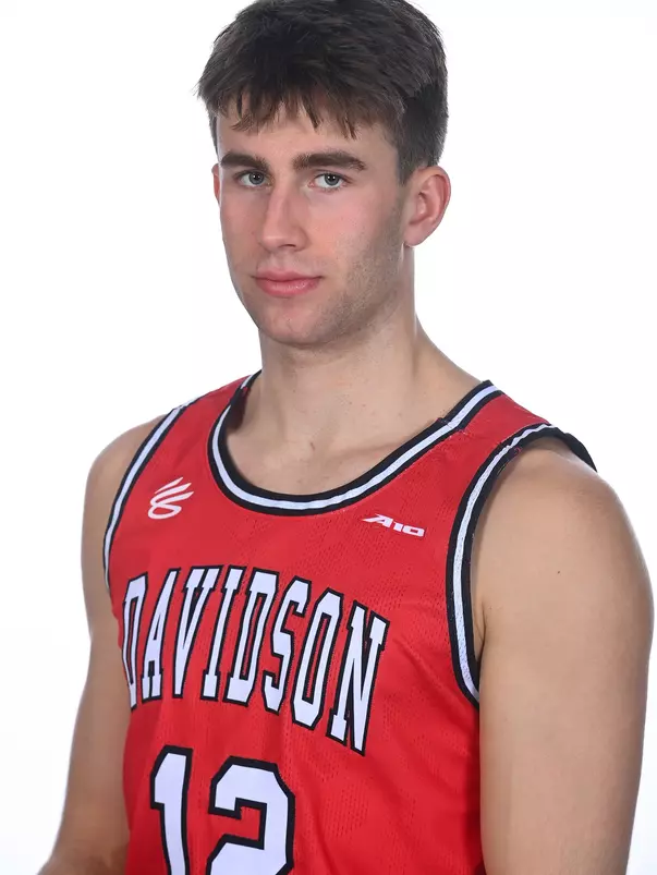 Teams pose for media day photos at  Belk Arena on Friday, October 13, 2023 in Davidson, North Carolina.  Tim Cowie/DavidsonPhotos.com