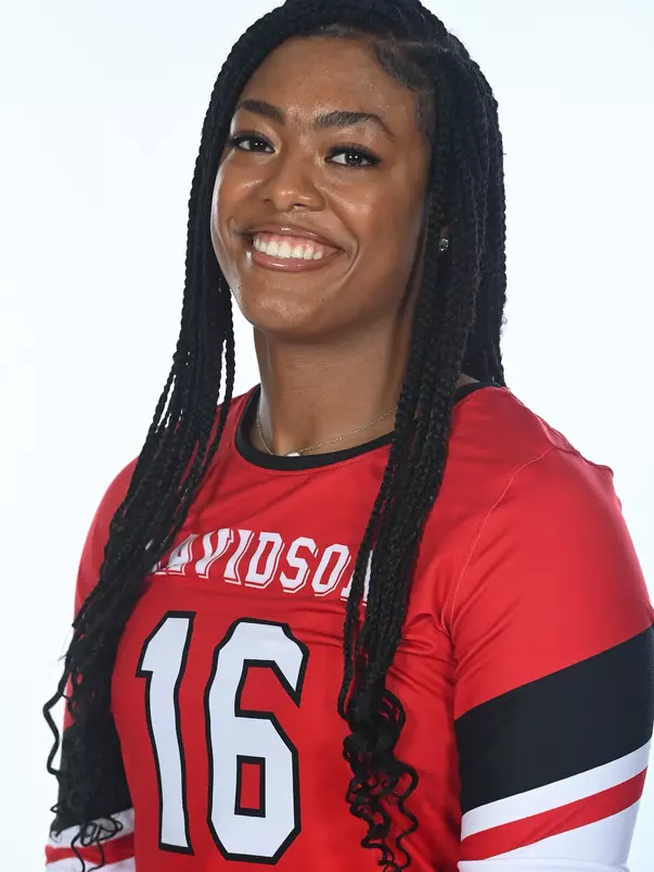 Davidson women’s volleyball pose for photos on media day at the Baker Sports Complex on Monday, August 14, 2023 in Davidson, North Carolina. Tim Cowie/DavidsonPhotos.com