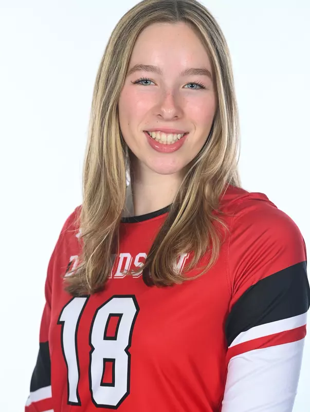 Davidson women’s volleyball pose for photos on media day at the Baker Sports Complex on Monday, August 14, 2023 in Davidson, North Carolina. Tim Cowie/DavidsonPhotos.com