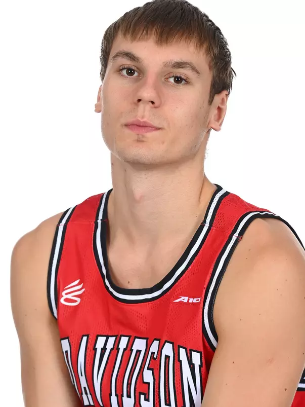 Teams pose for media day at the Davidson College Stadium on Wednesday, October 02, 2024 in Davidson, North Carolina. Credit - Tim Cowie/DavidsonPhotos.com