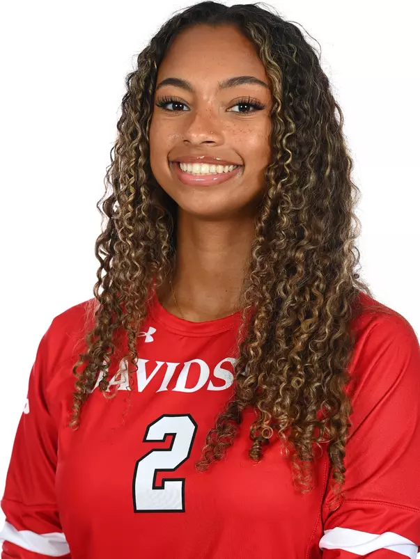 Teams pose for media day photos at the Davidson College Stadium on Wednesday, August 14, 2024 in Davidson, North Carolina. Credit - Tim Cowie/DavidsonPhotos.com