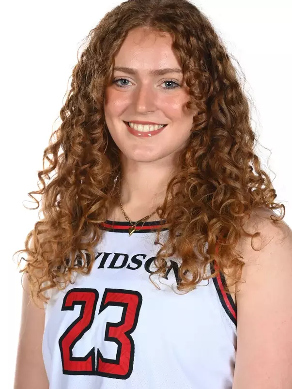 Davidson women’s basketball pose for photos on media day at Belk Arena on Wednesday, October 22, 2025 in Davidson, North Carolina.  Tim Cowie/DavidsonPhotos.com