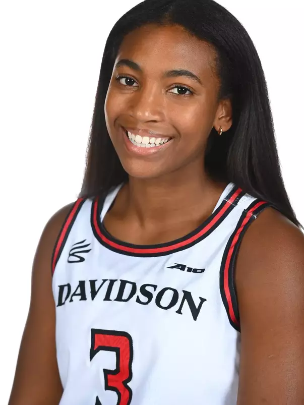 Davidson women’s basketball pose for photos on media day at Belk Arena on Wednesday, October 22, 2025 in Davidson, North Carolina.  Tim Cowie/DavidsonPhotos.com