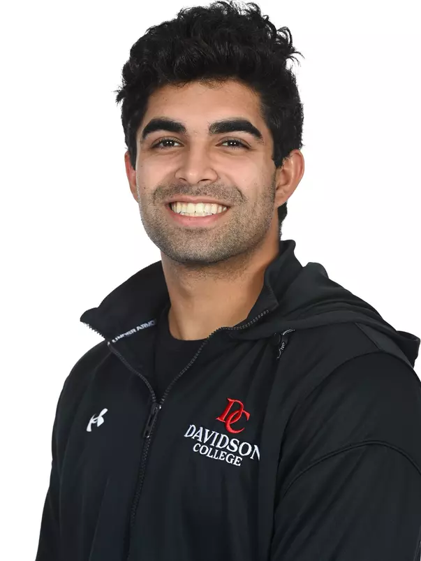 Davidson men’s and women’s swimming pose for photos on media day at the Davidson College Stadium on Wednesday, October 01, 2025 in Davidson, North Carolina.  Tim Cowie/DavidsonPhotos.com