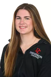 Davidson men’s and women’s swimming pose for photos on media day at the Davidson College Stadium on Wednesday, October 01, 2025 in Davidson, North Carolina.  Tim Cowie/DavidsonPhotos.com