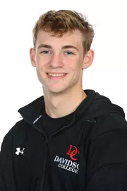 Davidson men’s and women’s swimming pose for photos on media day at the Davidson College Stadium on Wednesday, October 01, 2025 in Davidson, North Carolina.  Tim Cowie/DavidsonPhotos.com
