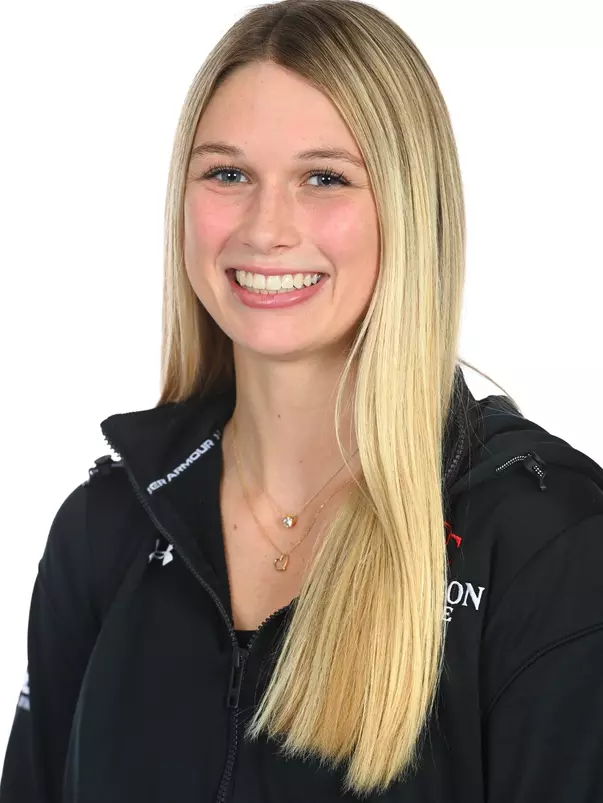 Davidson men’s and women’s swimming pose for photos on media day at the Davidson College Stadium on Wednesday, October 01, 2025 in Davidson, North Carolina.  Tim Cowie/DavidsonPhotos.com