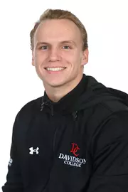Davidson men’s and women’s swimming pose for photos on media day at the Davidson College Stadium on Wednesday, October 01, 2025 in Davidson, North Carolina.  Tim Cowie/DavidsonPhotos.com