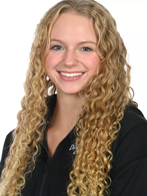 Davidson men’s and women’s swimming pose for photos on media day at the Davidson College Stadium on Wednesday, October 01, 2025 in Davidson, North Carolina.  Tim Cowie/DavidsonPhotos.com