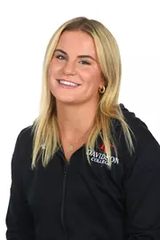 Davidson men’s and women’s swimming pose for photos on media day at the Davidson College Stadium on Wednesday, October 01, 2025 in Davidson, North Carolina.  Tim Cowie/DavidsonPhotos.com