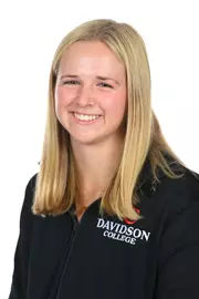 Davidson men’s and women’s swimming pose for photos on media day at the Davidson College Stadium on Wednesday, October 01, 2025 in Davidson, North Carolina.  Tim Cowie/DavidsonPhotos.com
