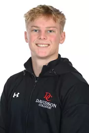 Davidson men’s and women’s swimming pose for photos on media day at the Davidson College Stadium on Wednesday, October 01, 2025 in Davidson, North Carolina.  Tim Cowie/DavidsonPhotos.com