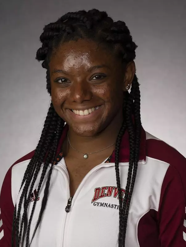 Lynnzee Brown Headshot 2019