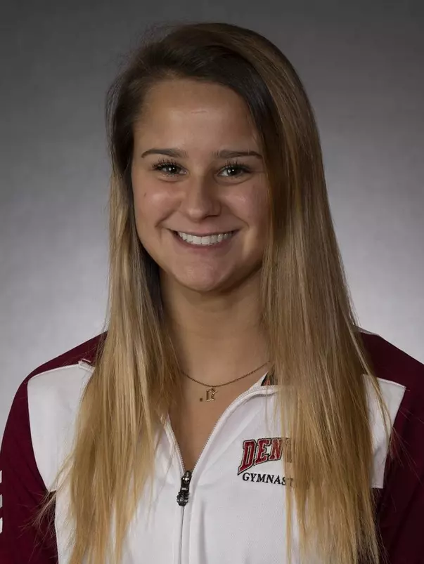 Maddie Quarles Headshot 2019