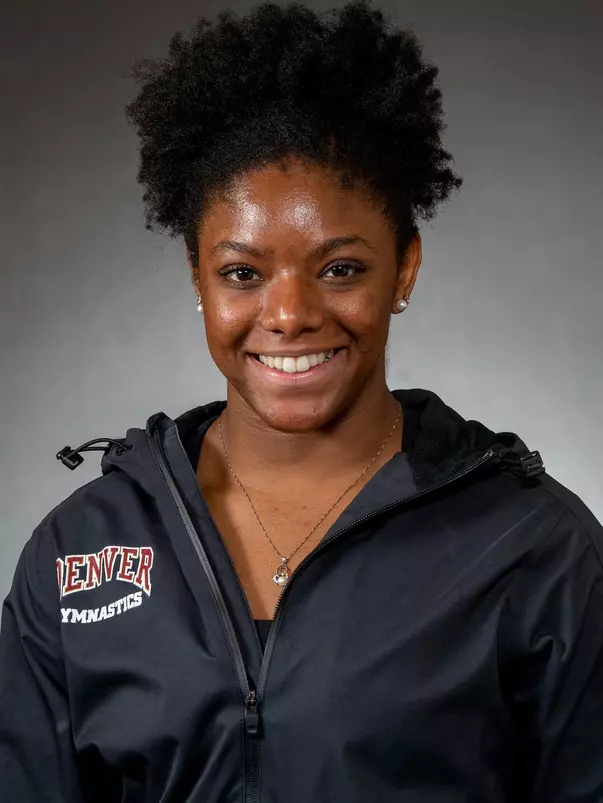 Lynnzee Brown Headshot 2020