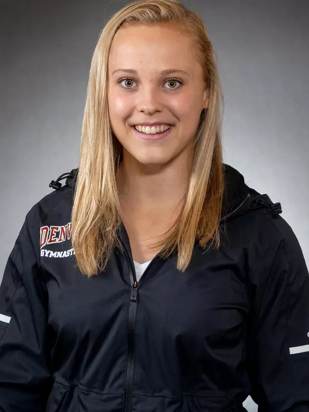 Mia Sundstrom Headshot 2020