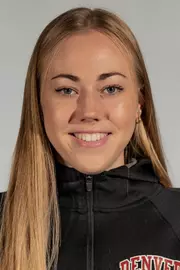 Anastasia Simonov Headshot 2022-23