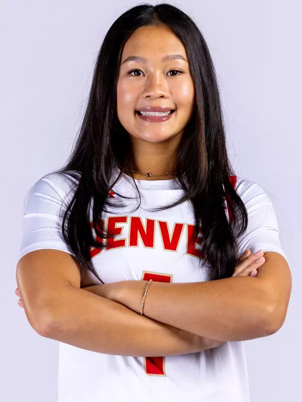 Safiyah Sugapong headshot denver wbb