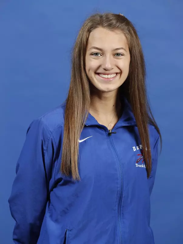 Bella Uscila Headshot