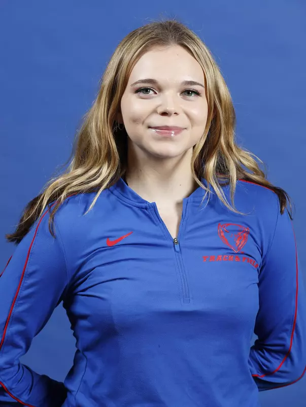Mackenzie Mescher Sophomore Headshot