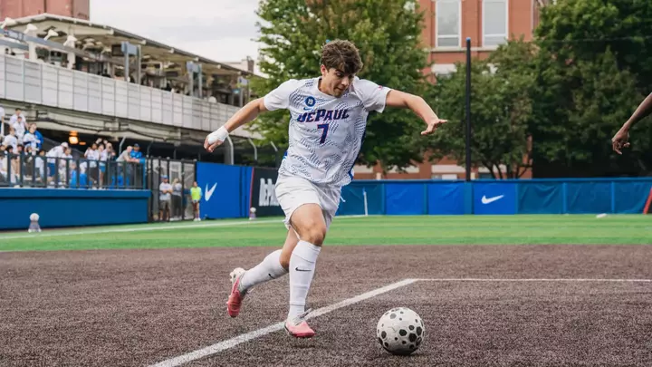Sam Tinoco preparing to take a shot