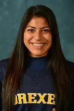 Sylvia Llamas headshot