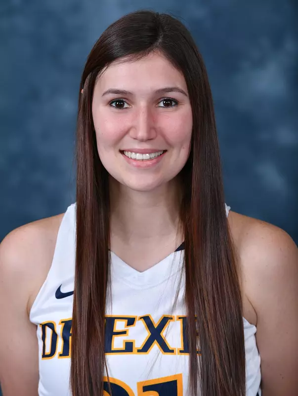 Megan Marecic headshot