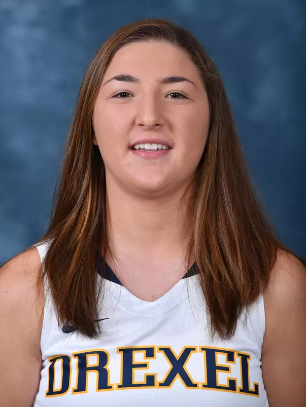 Niki Metzel headshot