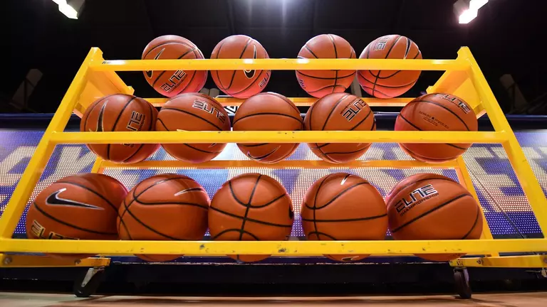 Men's Basketball Holiday Pack Announced