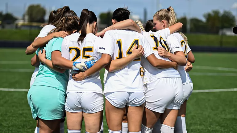 Drexel Edged by Hofstra