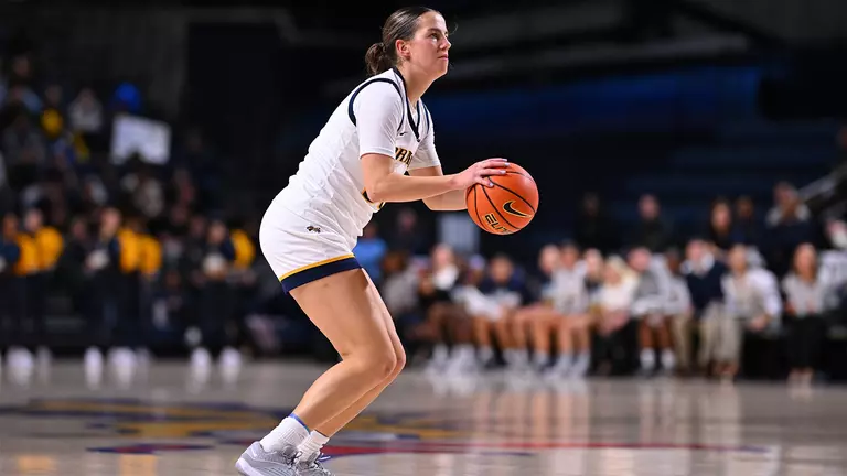 Dragons Earn Big 5 Win Against Penn in Battle of 33rd Street, 72-55