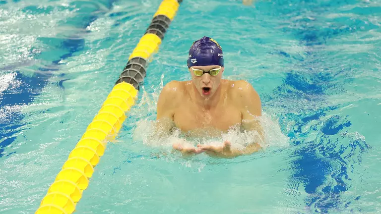 Men's Swimming and Diving Complete Day One at West Virginia Invitational
