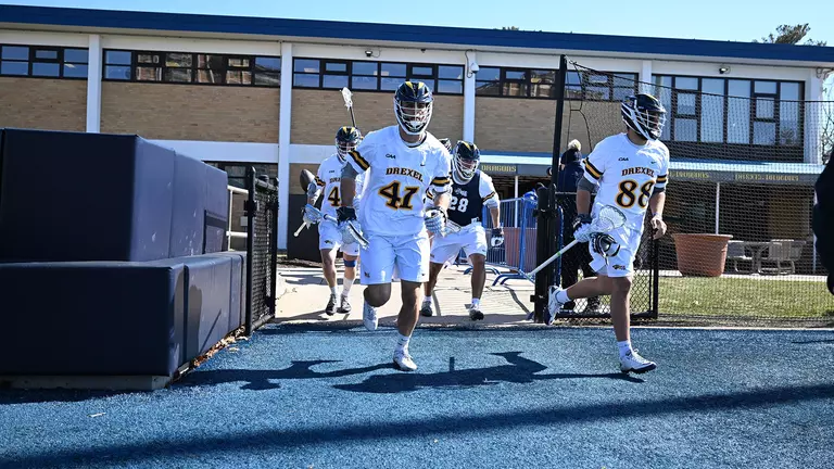 Dragons Drop 12-11 Decision at No. 15 Fairfield