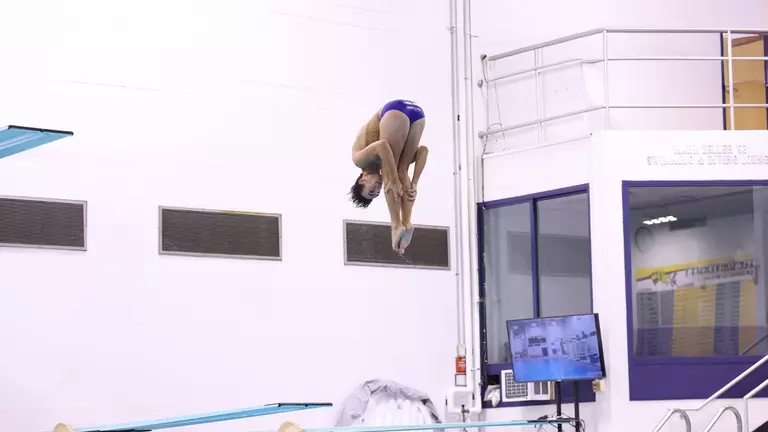 Gratton Named Rookie Diver of the Year