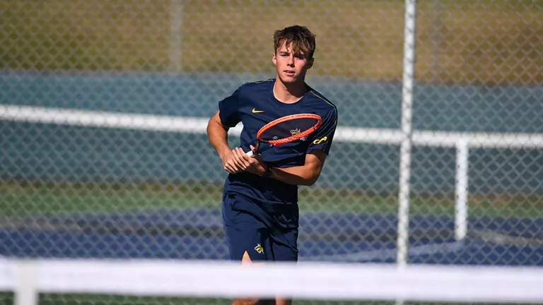Men's Tennis Falls 4-2 To St. John's