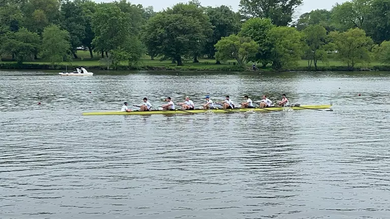 Men’s Rowing Advances Eight Boats to Grand Finals at Dad Vail Regatta