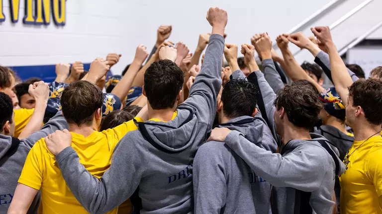 Swimming and Diving Earns CSCAA Team Scholar All-American Honors; Men Tie for Second-Best GPA Among DI Programs