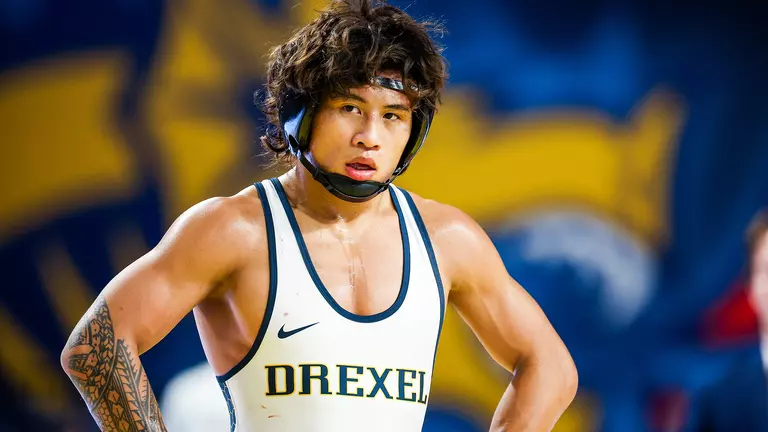 Wrestling Takes Third Place at NWCA Mid-Major Duals