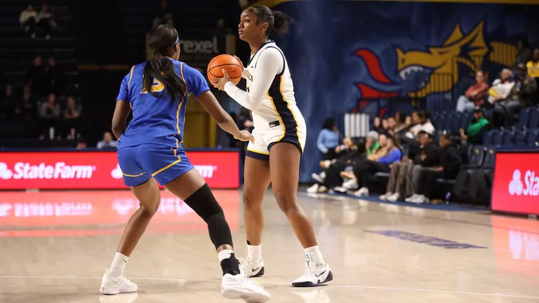 Dragons Defeat Stony Brook, 49-41, to Begin Drexel's Homecoming Weekend