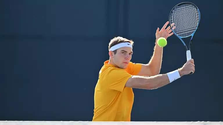 Men's Tennis Defeats Morgan State, 7-0