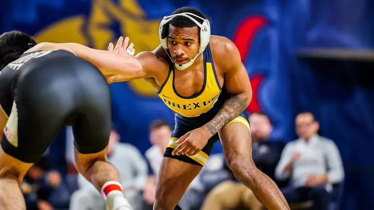 Wrestling Dominates Bloomsburg and Ohio to Begin Mid-Major Duals