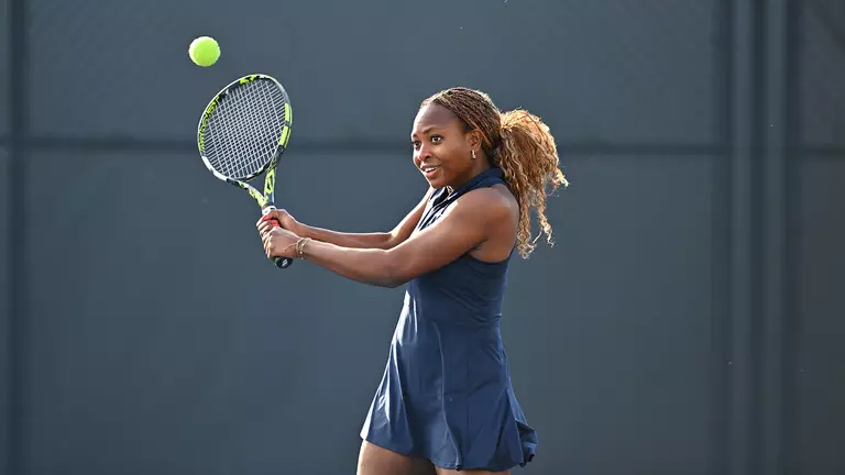 Lemongo Sets Program Record in Singles Wins; Drexel Defeats Stony Brook, 4-3