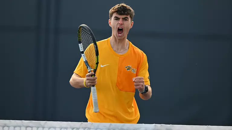 Men's Tennis Defeats Navy, 4-3