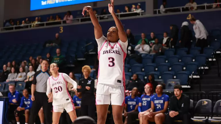 Women's Basketball Rolls Past Hampton, 75-42