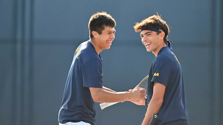 Men's Tennis Drops Match to UNCW, 7-0