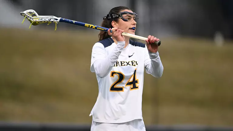 Buckley’s Eight Points Lifts Dragons Past Saint Joseph’s, 17-11