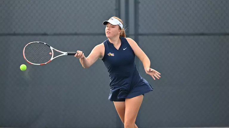 Kavounov triumphs at Singles 2, while Dragons fall to William & Mary