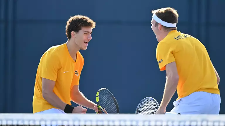 Men's Tennis Wins Ninth Straight Match, Defeating Boston University 5-1