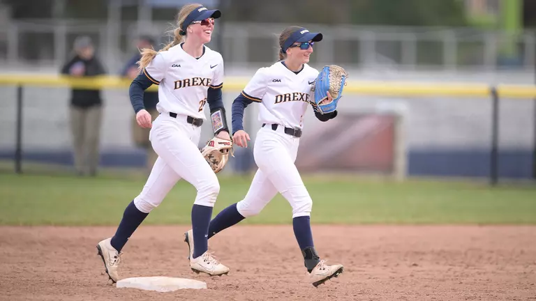 Dragons Split With Seahawks on Saturday